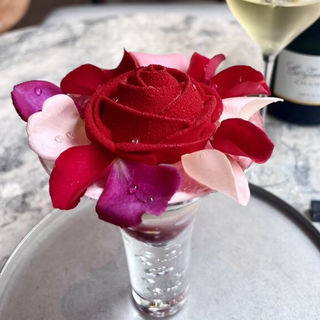 薔薇のパフェ“ローズ“