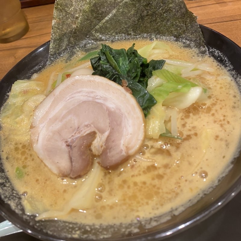 (横浜家系ラーメン春吉家 天神三丁目店)