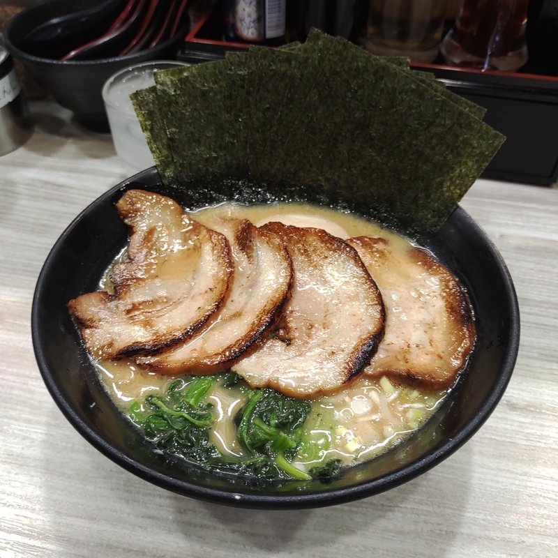 醤油豚骨全部乗せ(金壱家)