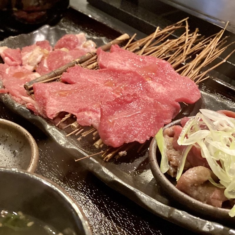 タン3種定食130g(塩ﾀﾝ.ﾀﾝｶﾙﾋﾞ.ﾀﾝ先塩だれ)(焼肉 牛王 杭全店)