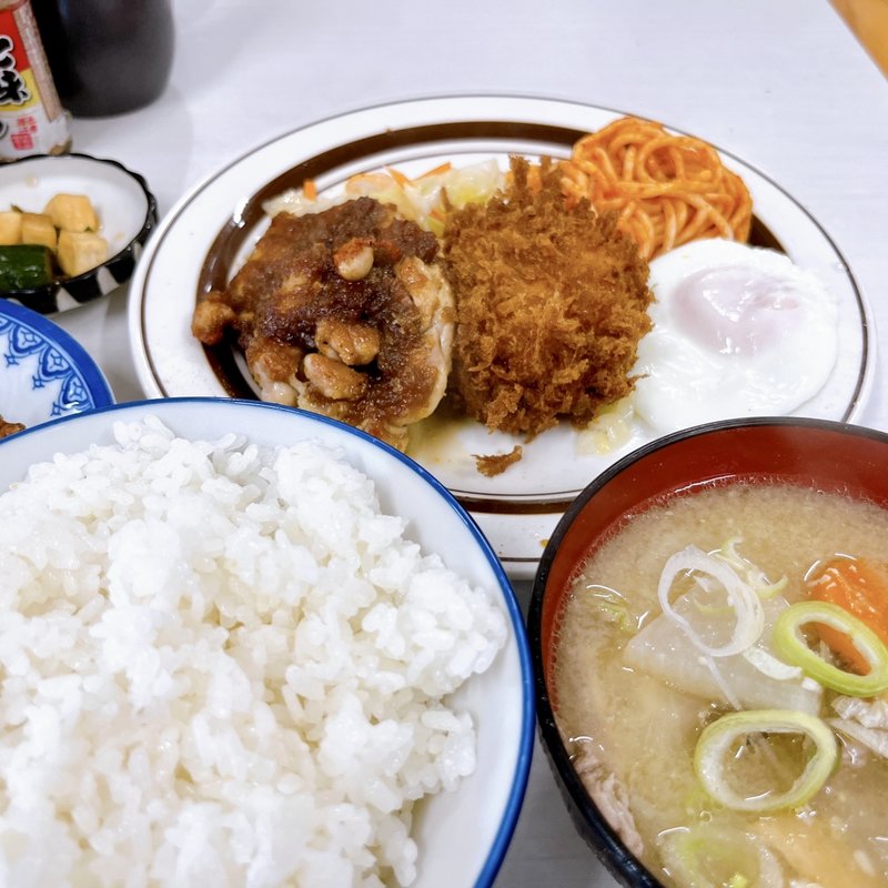 盛り合わせ定食(伏見家)