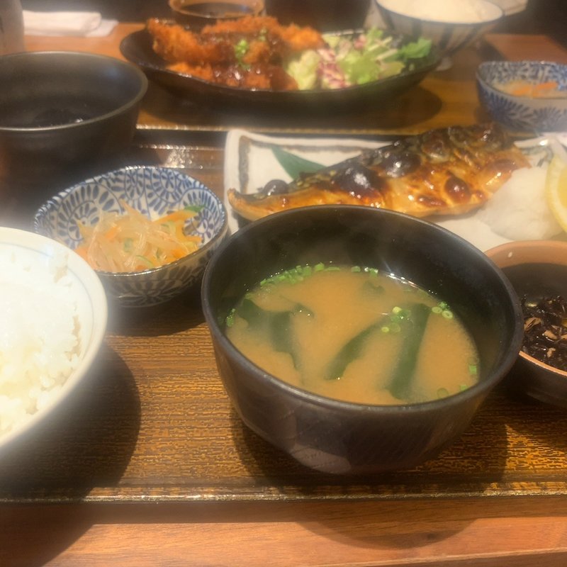 鯖の塩焼き定食(恵比寿 土鍋炊ごはん なかよし 本店)