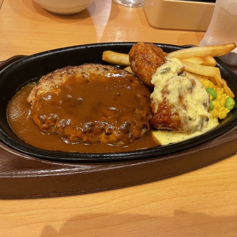 ハンバーグ&チキン南蛮(ガスト 生田駅前店)