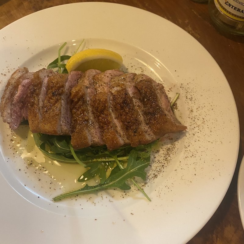 炭火焼 イベリコ豚霜降り肩肉(funicula)