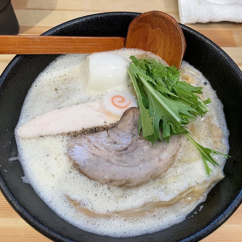 地鶏白湯味玉醤油らあめん(らあめん常護)