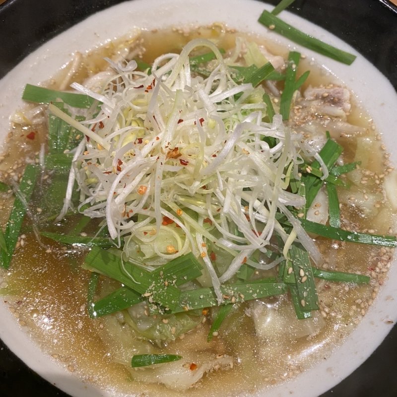 博多もつラーメン(博多もつ鍋 前田屋 博多店)