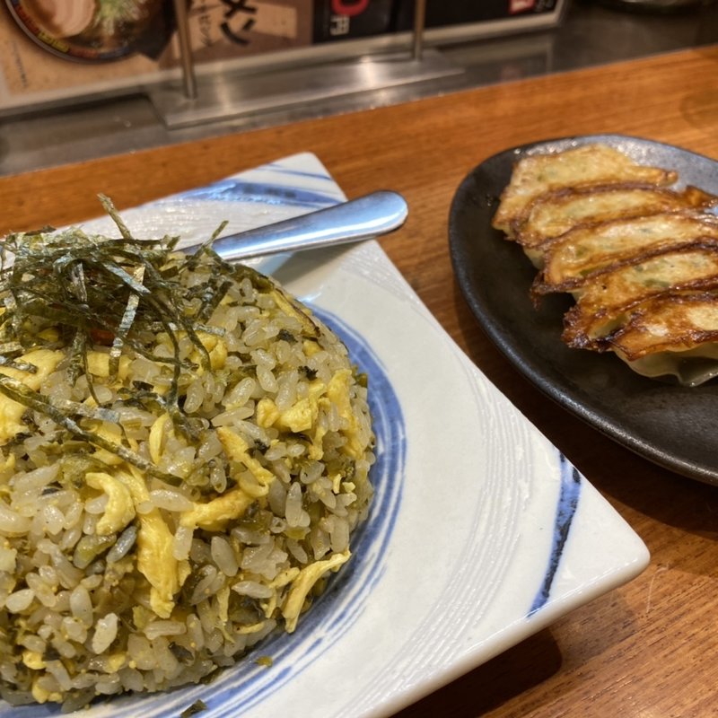 (大砲ラーメン KITTE博多店)