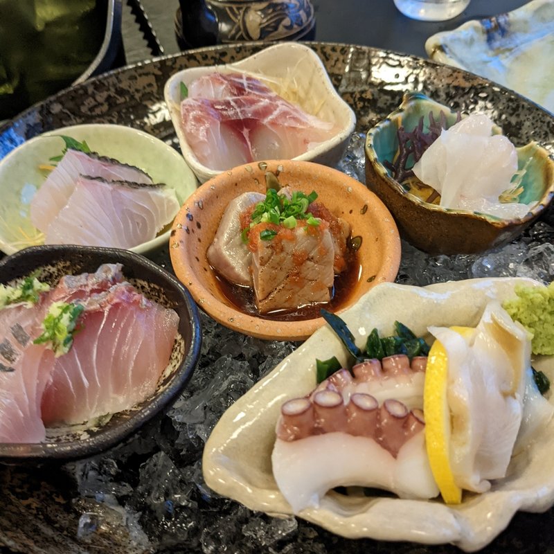 島魚の刺身盛り合わせ(初枝 （はつえ）)