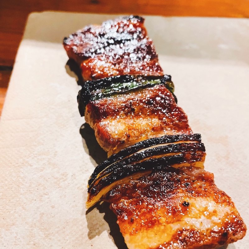 豚串(ヤキトリ、ワイン、日本酒、Q)