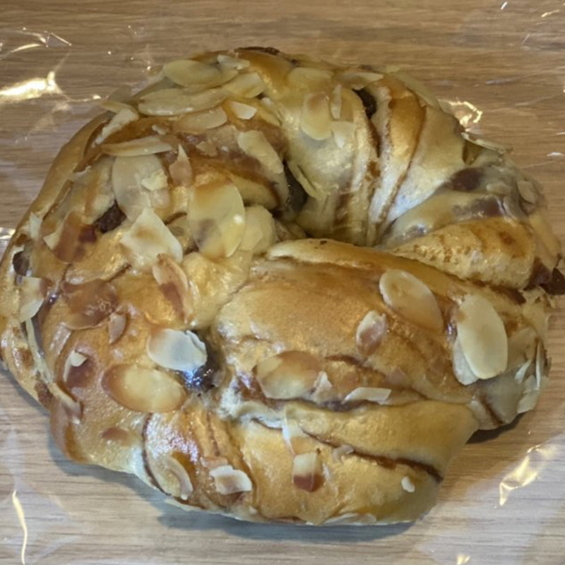 シナモンレーズンリング(パン工房鳴門屋 本社工場特売所)
