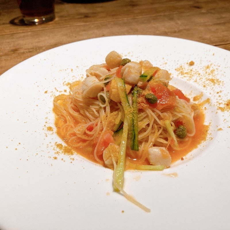 小柱とトマトの冷製パスタ(PARK SIDE TABLES)