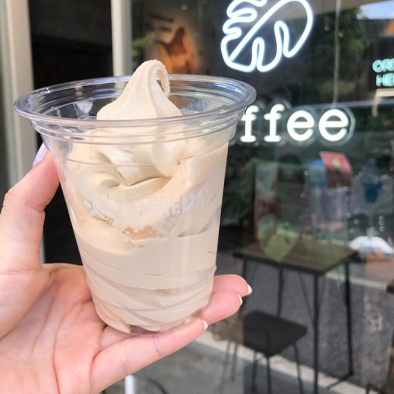 ロイヤルスイートバニラソフトクリーム(ラウメリア　LAUMELIA)