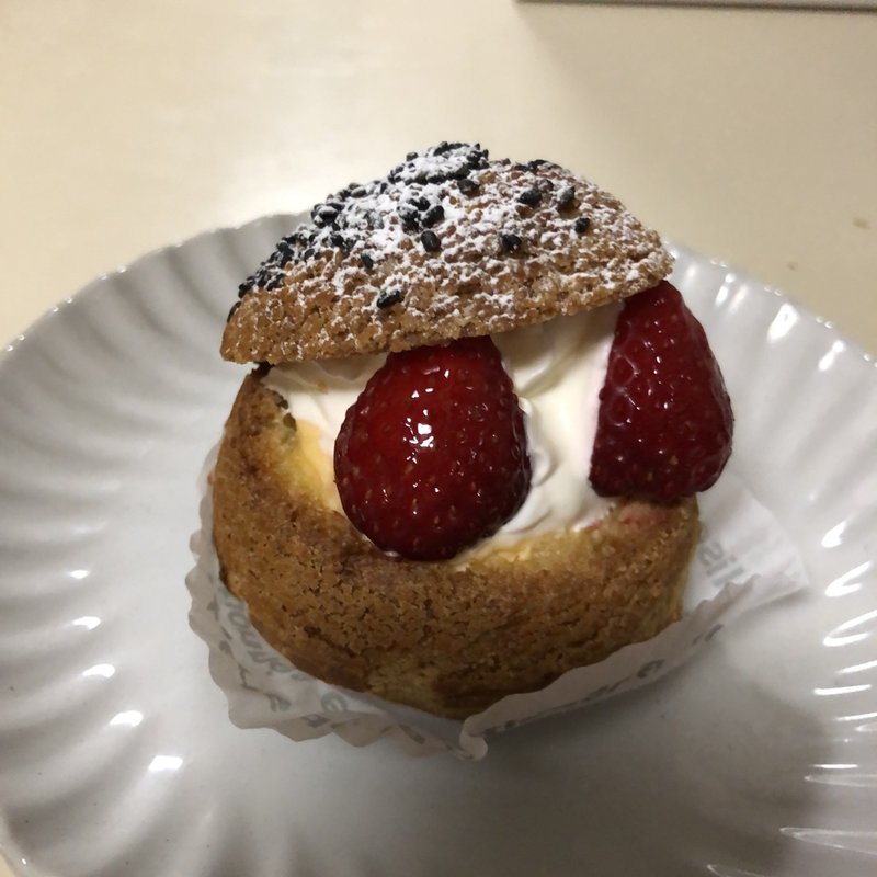 シェフの気まぐれシュー(パティスリー シュシュクリエ 三軒茶屋店)