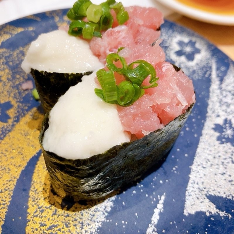 まぐろ山かけ軍艦(すし辰 ekie店)