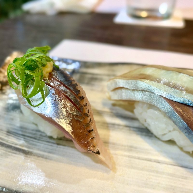 お好み握り　鰯と〆鯖(小鯛雀鮨 すし萬)