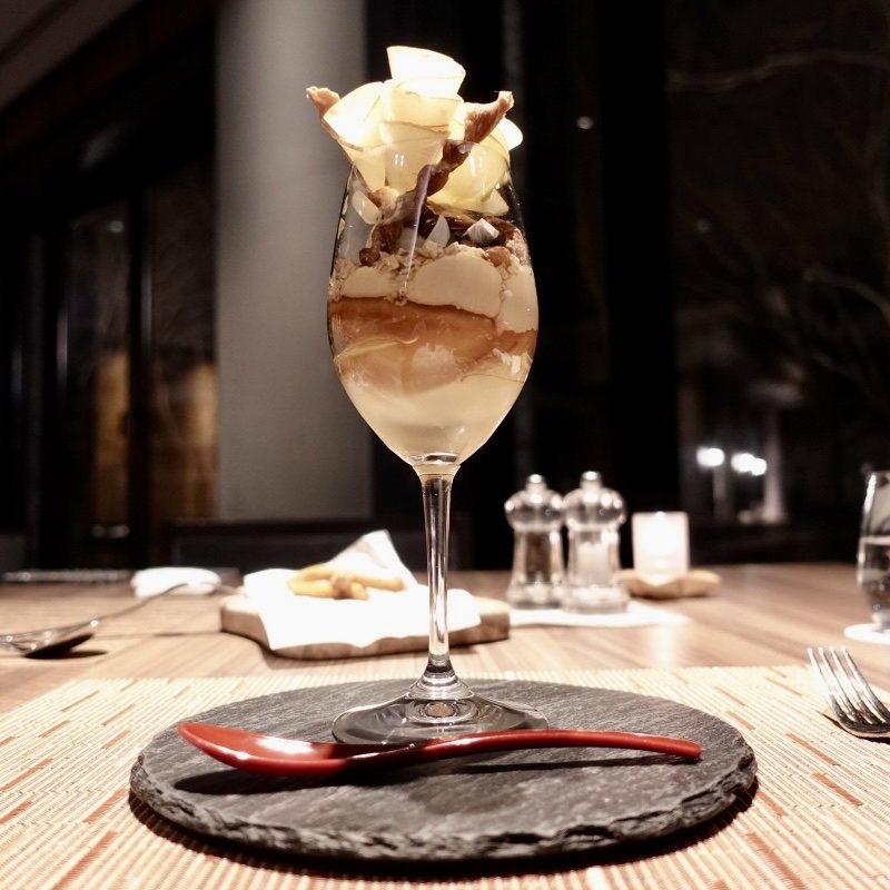 りんごのパフェ(à table（ア・ターブル）)