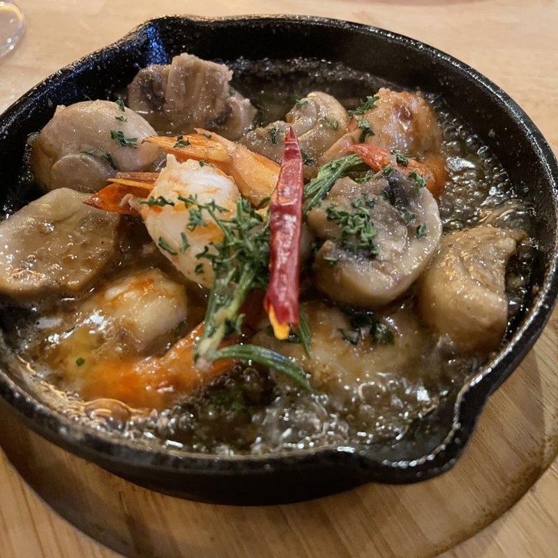 アヒージョ(オステリア サトウ)