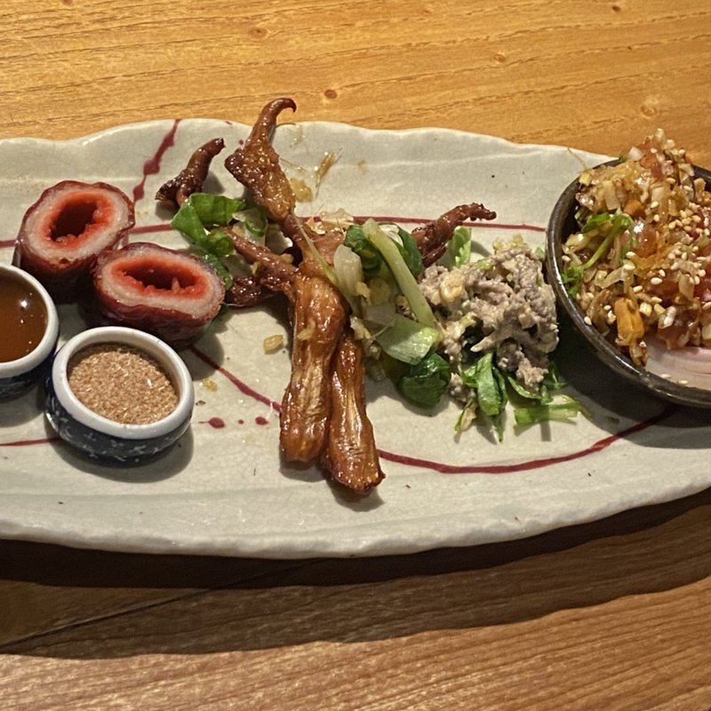 珍味のお肉のおつまみ盛り合わせ(黒猫夜 銀座店)