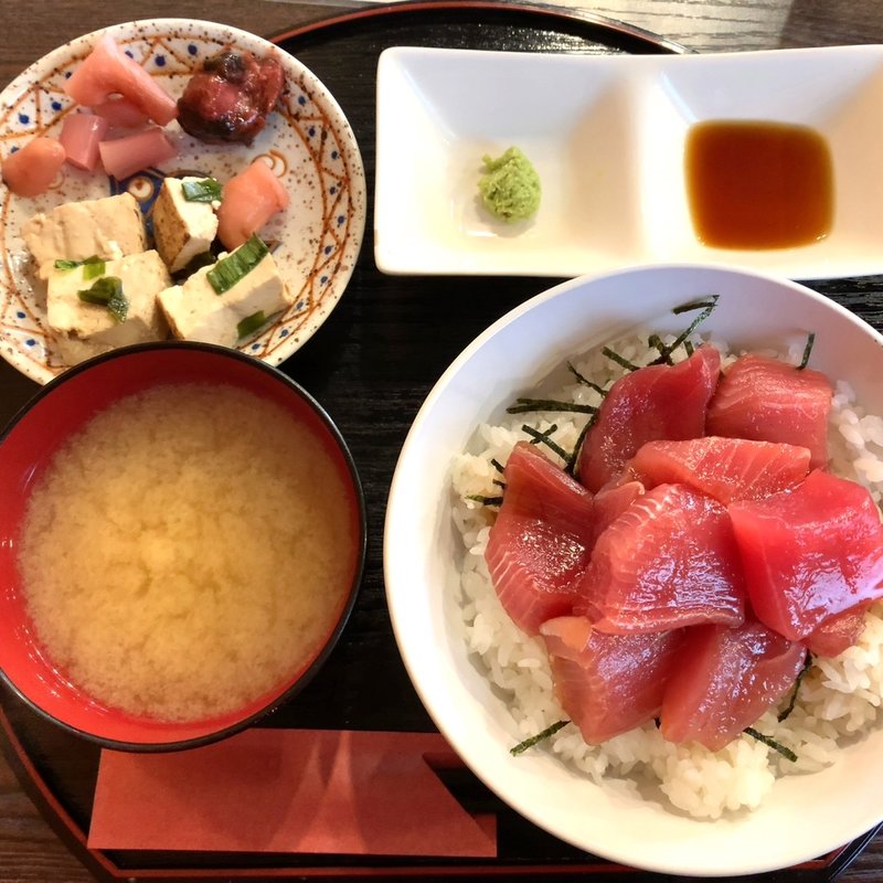 絶品！マグロ漬け丼(東印度カレー商会 築地場外店 )