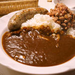辛口ビーフカレー（納豆・山小屋ソーセージトッピング）(カレーショップ山小屋 長野駅前店 )