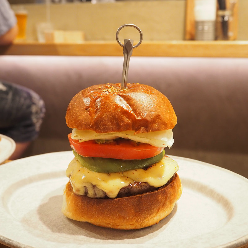 アボカドモッツァレラチーズバーガー(No.18 （ナンバージュウハチ）)