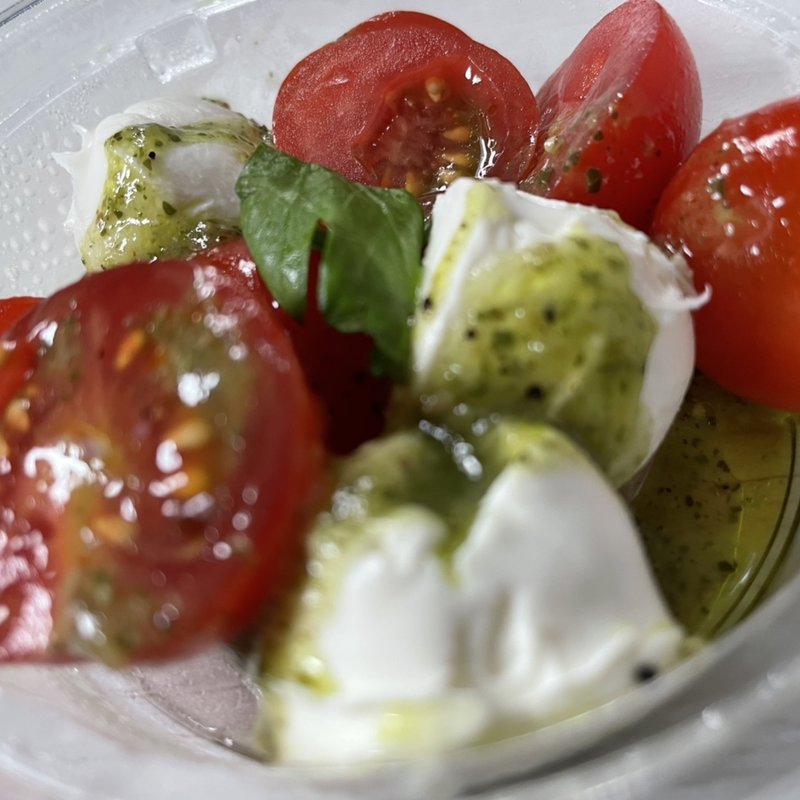 フルーツトマトとクリームチーズのカプレーゼ仕立て(セブン-イレブン 川崎三田１丁目店)