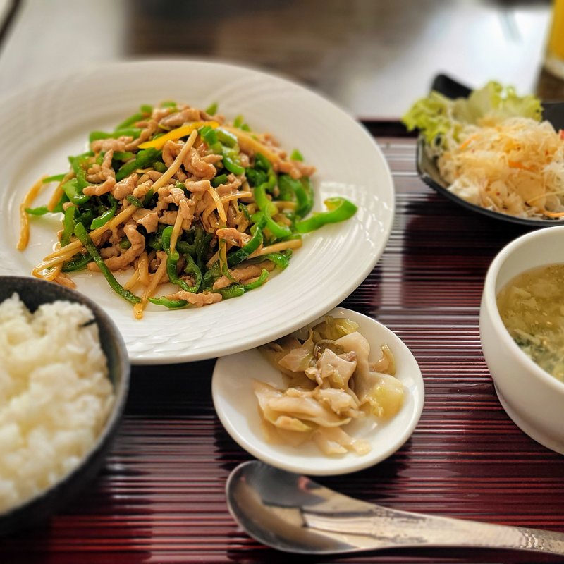 青椒肉絲定食(暖龍 家常菜 （ダンリュウ ジャージャンサイ）)