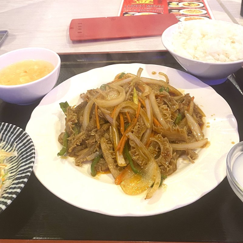 牛モツ炒め(中華料理 龍盛)