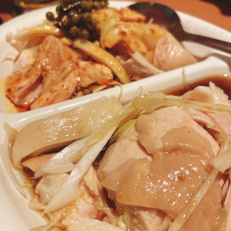 蒸し鶏の麻酸辛ソースかけ(中華料理 紅燈記)