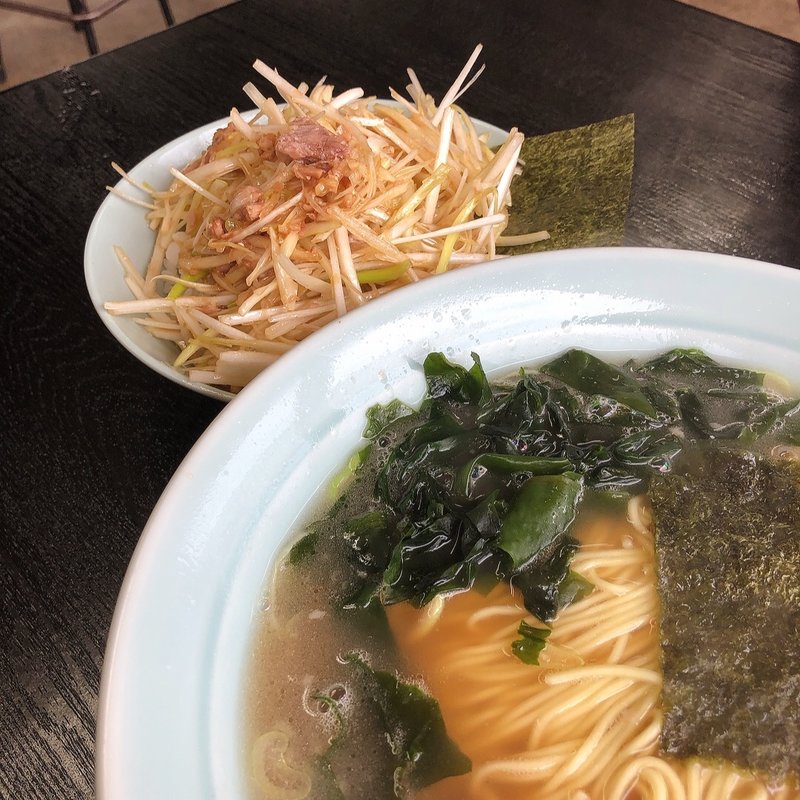 ラーメン中盛り600円ネギ丼300円(ラーメンショップ 綾瀬店 )