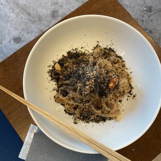 黒胡麻麺(WR.)