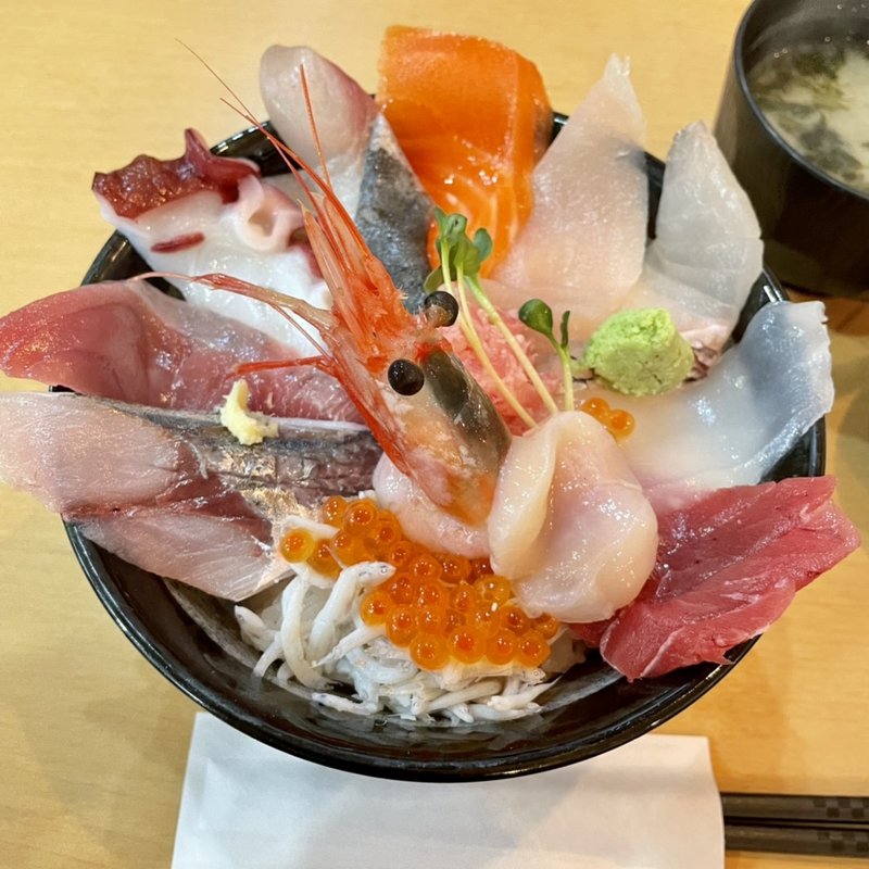 盛り合わせ丼(お食事処 東光庵)