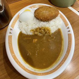 メンチカツカレー＋ゆで卵(カレーショップ C＆C 新宿本店 )