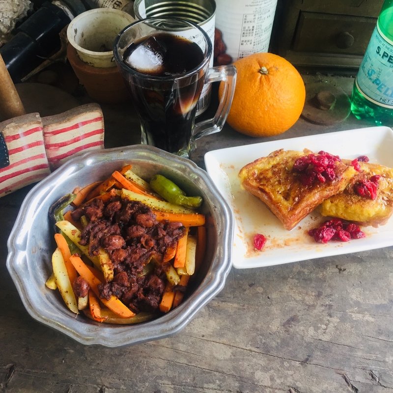 パストラミポークのチーズフレンチトースト(BOXX Coffee & Xpresso)