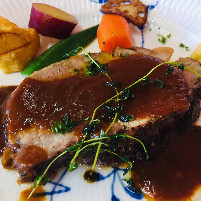 豚肩ロースの厚切りロースト(洋食屋 青空 （ヨウリョクヤ アオゾラ）)