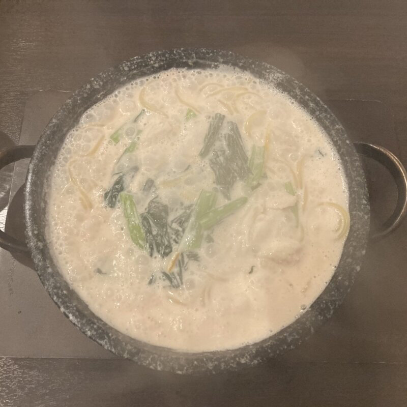 ほうれん草とむね肉の明太クリームパスタ(魔法のパスタ )