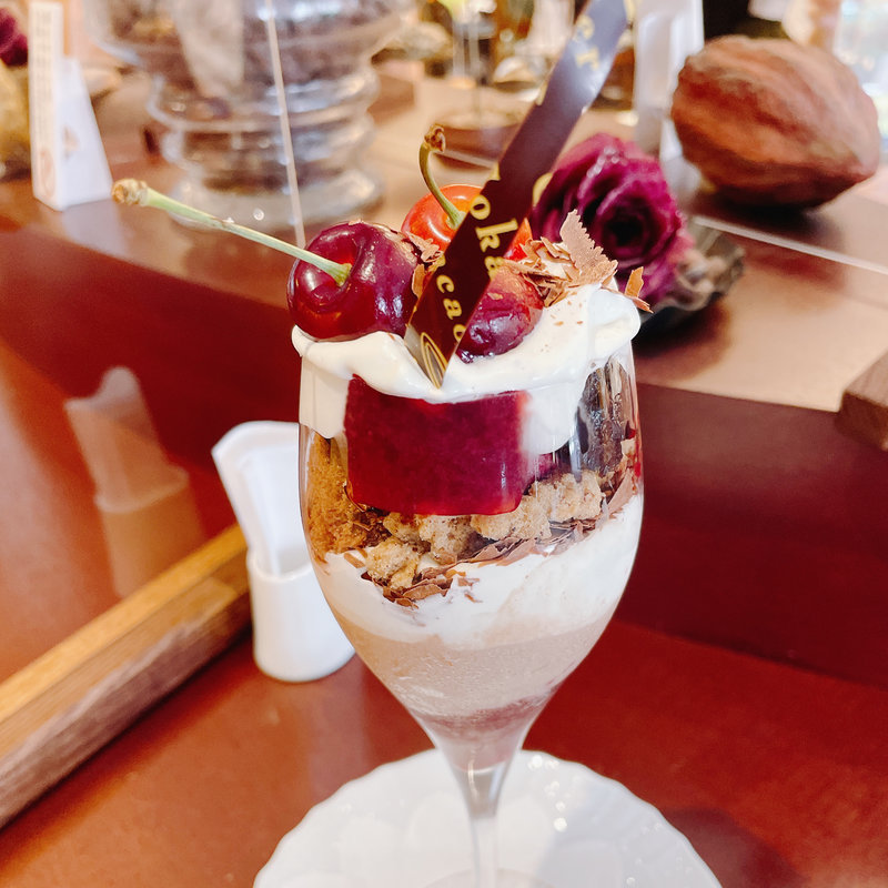 5種のさくらんぼのプティパフェ~フォレノワール風~(カカオティエ ゴカン 高麗橋本店)