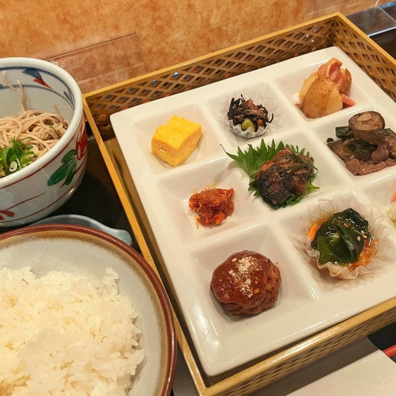 9種の朝定食(長寿庵)