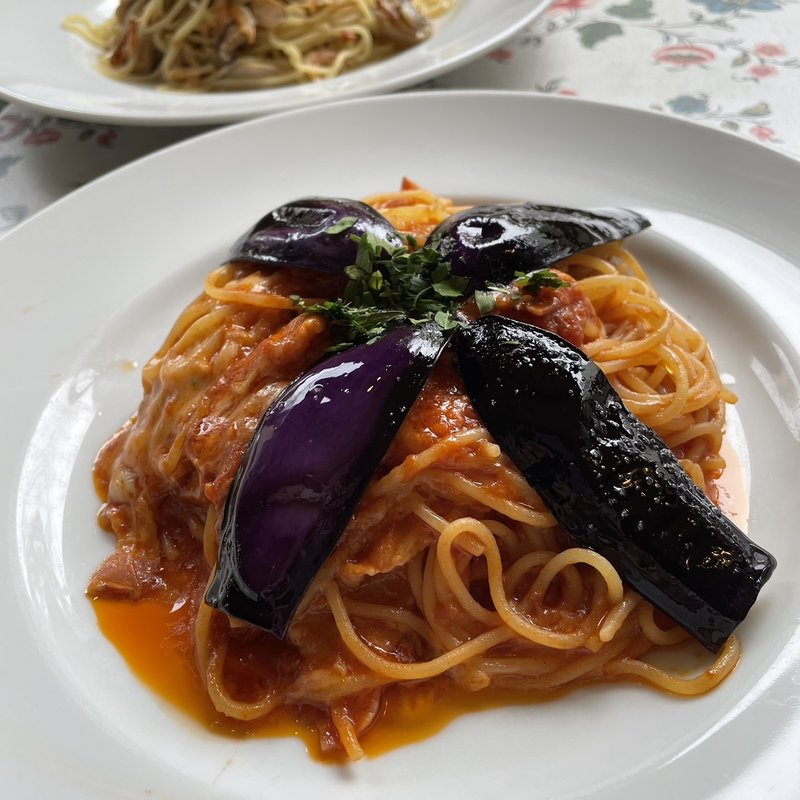 ベーコン、ナス、モッツァレラチーズのトマトパスタ(いたり家 綱島３丁目店)