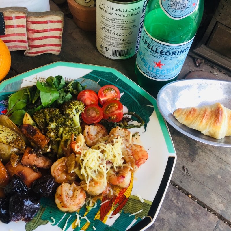 ベジタブル &  ガーリックシュリンプ(BOXX Coffee & Xpresso)