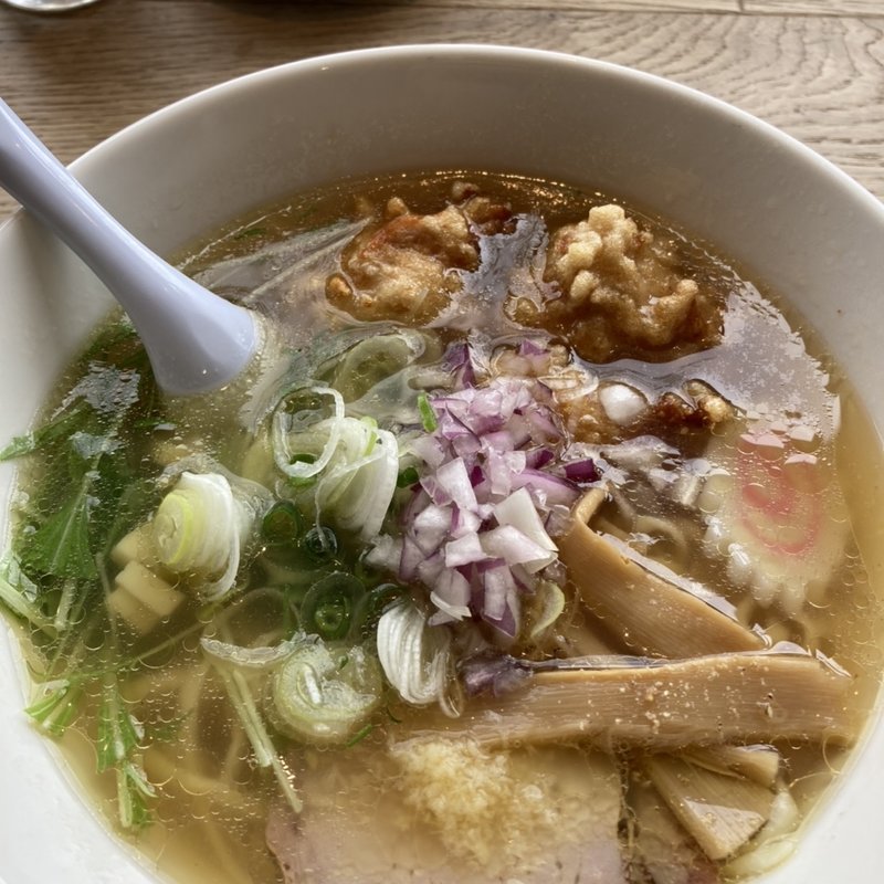 塩ラーメン(からあげ入り)(あずま食堂 )