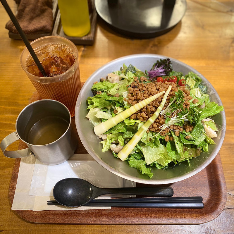 ファーム トゥ テーブル(D.I.Yサラダ&デリカテッセン)