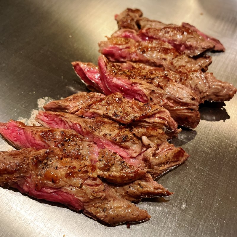 牛ヒレ紐肉の一本焼（100g）(ごっつい 祐天寺 )