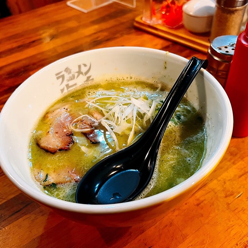 ラーメンジェノバ(ラーメン海鳴 中洲店 )
