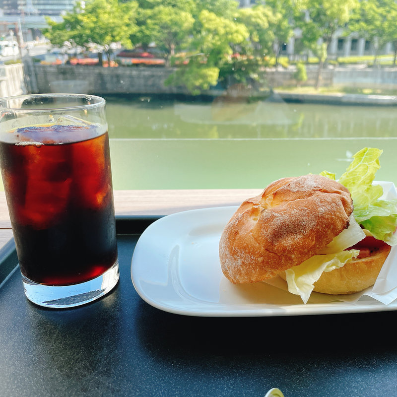 モーニングA(カイザーサンド　旨みベーコンのBLT)(カフェ・ベローチェ 淀屋橋店)