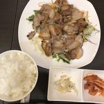 サムギョプサル(ヤンニョムチキンと韓国料理 ナヌリ 神田)