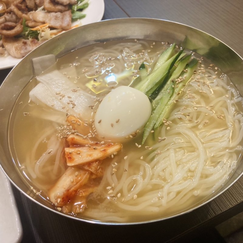 冷麺(ヤンニョムチキンと韓国料理 ナヌリ 神田)