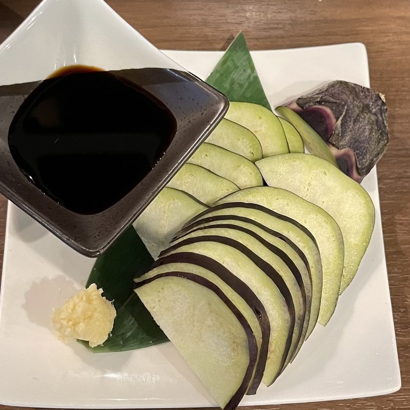 泉州水茄子の刺身(炭火焼鳥　くわどり)