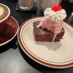 チョコレートブラウニーwithストロベリーアイスクリーム
