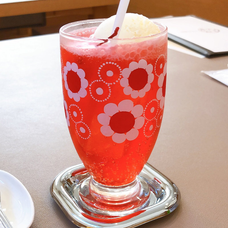 クリームソーダ（いちご）(あんたいむ)